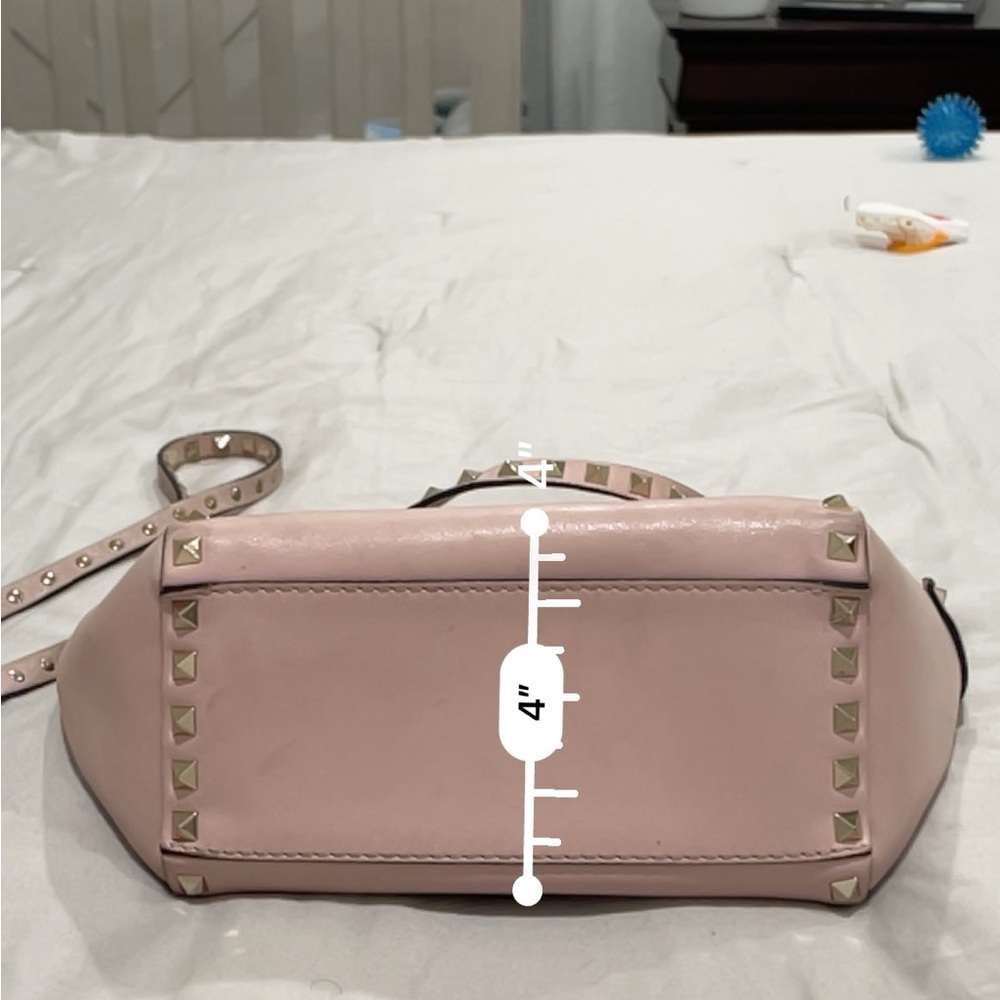 Valentino hand bag in dusty pink - missing a stud - Picture 11 of 12